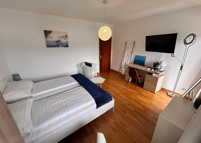 La Bateliere Bed & Breakfast *